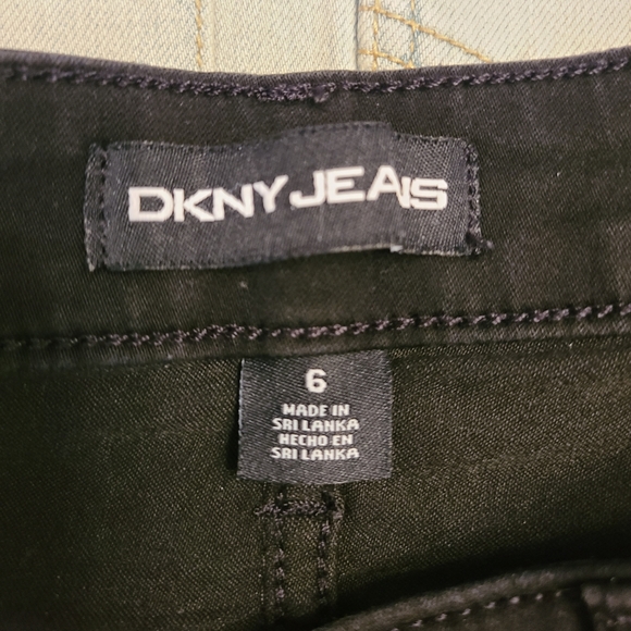DKNY Jeans Bermuda Short - Picture 3 of 4